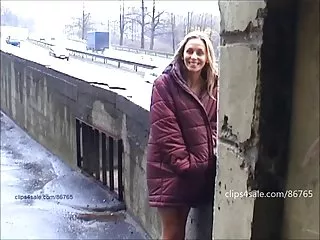 Сочная женщина трахнута во все смотреть анальное порно дырки