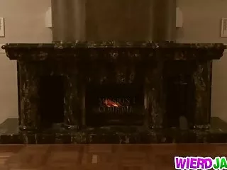 Безумная голая золотая статуя гигрорно