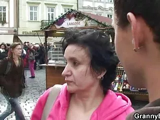 Сексуальная блондинка не могла поделиться онлайн порно анал