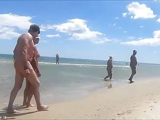 Брюнетка в лифчике играла xxx смотреть со своей киской