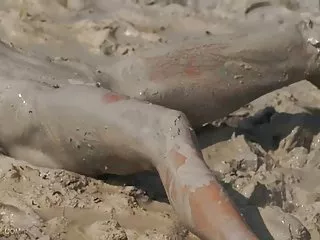 Молодая частное порно зрелых краля забралась в глубокий вырез своей партнерши и начала ласкать ее превосходные сиськи